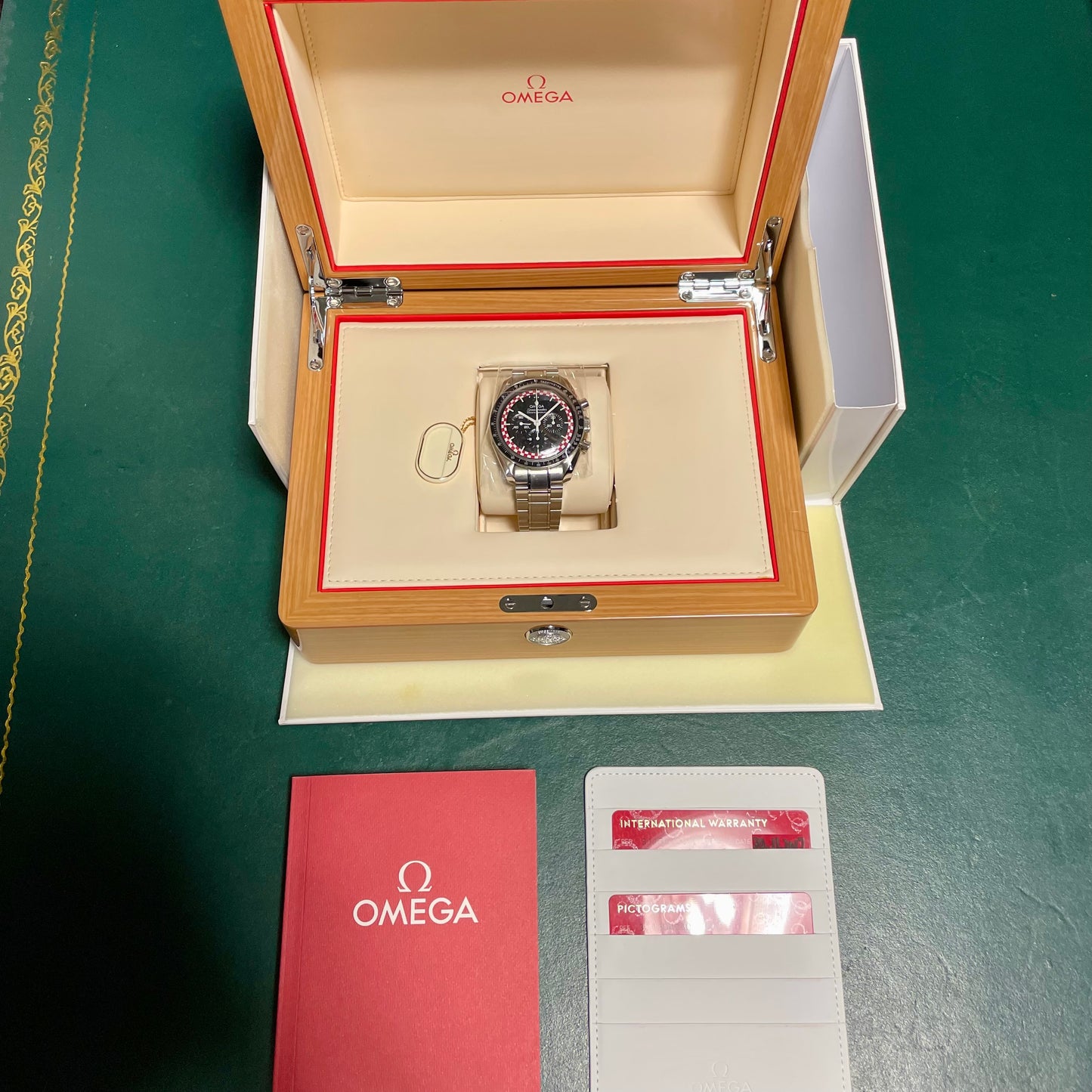 Omega Speedmaster Professional Moonwatch „TinTin“ - 311.30.42.30.01.004