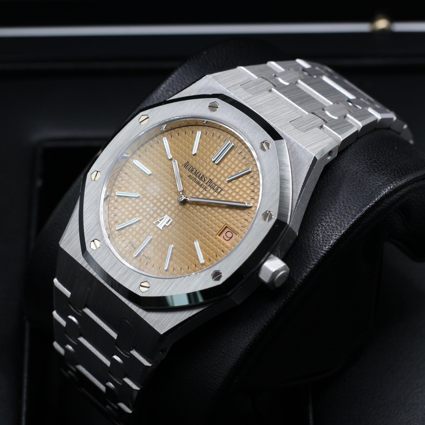 Audemars Piguet Royal Oak Jumbo 39 - Salmon Dial