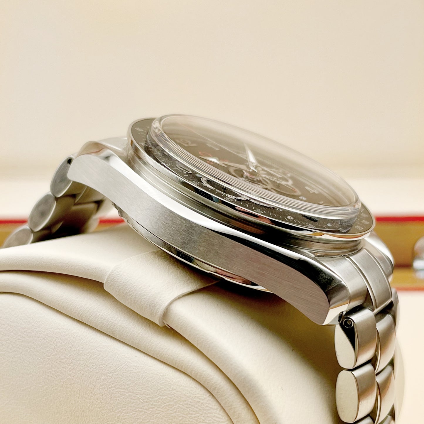 Omega Speedmaster Broad Arrow - 321.30.44.52.01.001