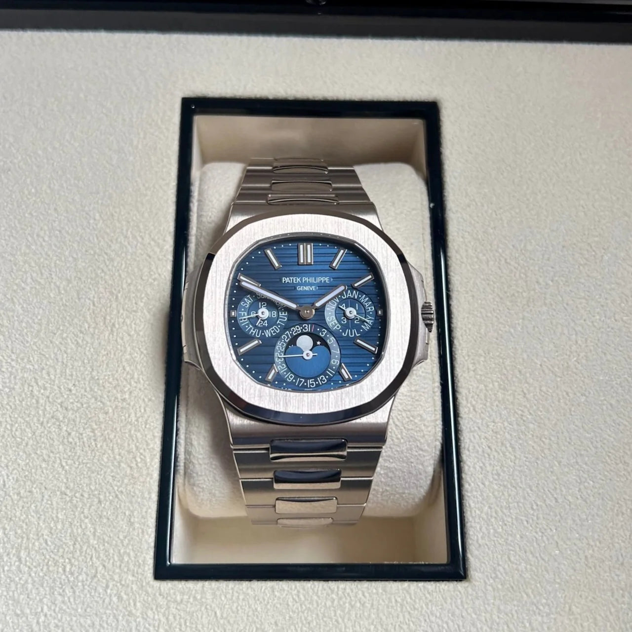 Patek Philippe Nautilus 5740/1G-001