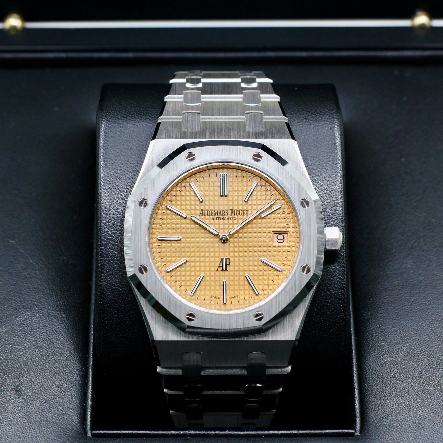 Audemars Piguet Royal Oak Jumbo 39 - Salmon Dial