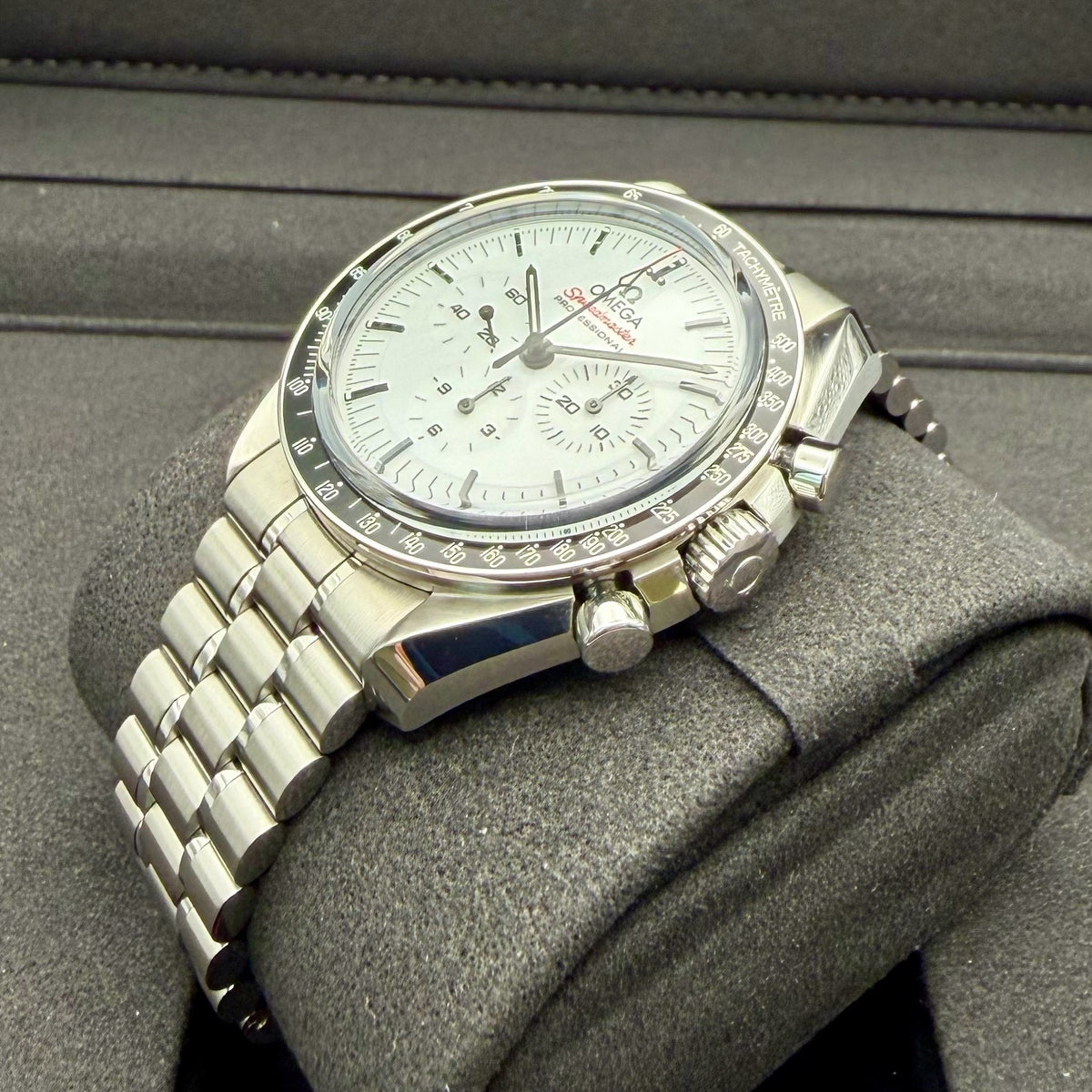 Omega Speedmaster Professional Moonwatch - 310.30.42.50.04.001