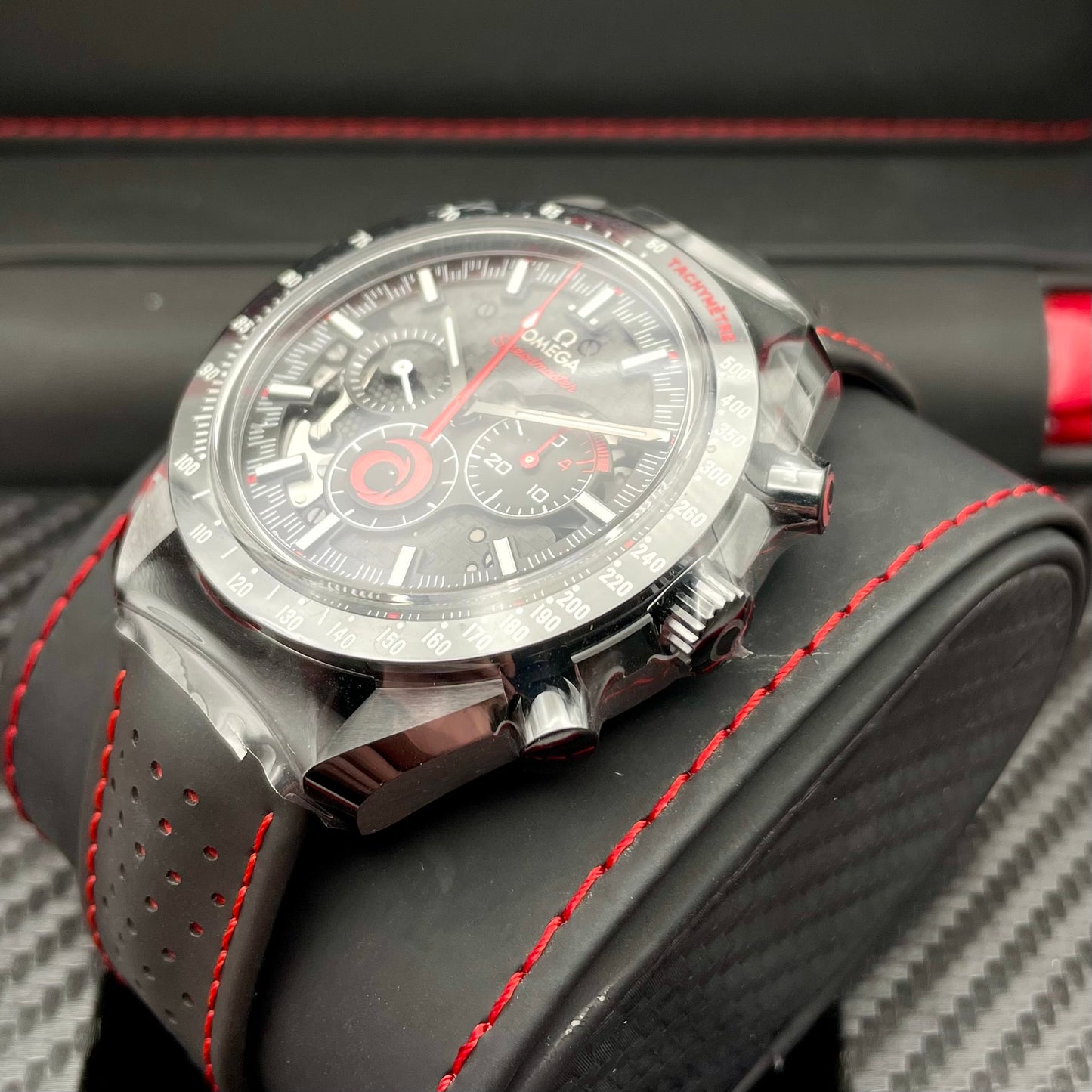 Omega Speedmaster „Dark Side of the Moon Team Alinghi“ - 311.92.44.30.01.002