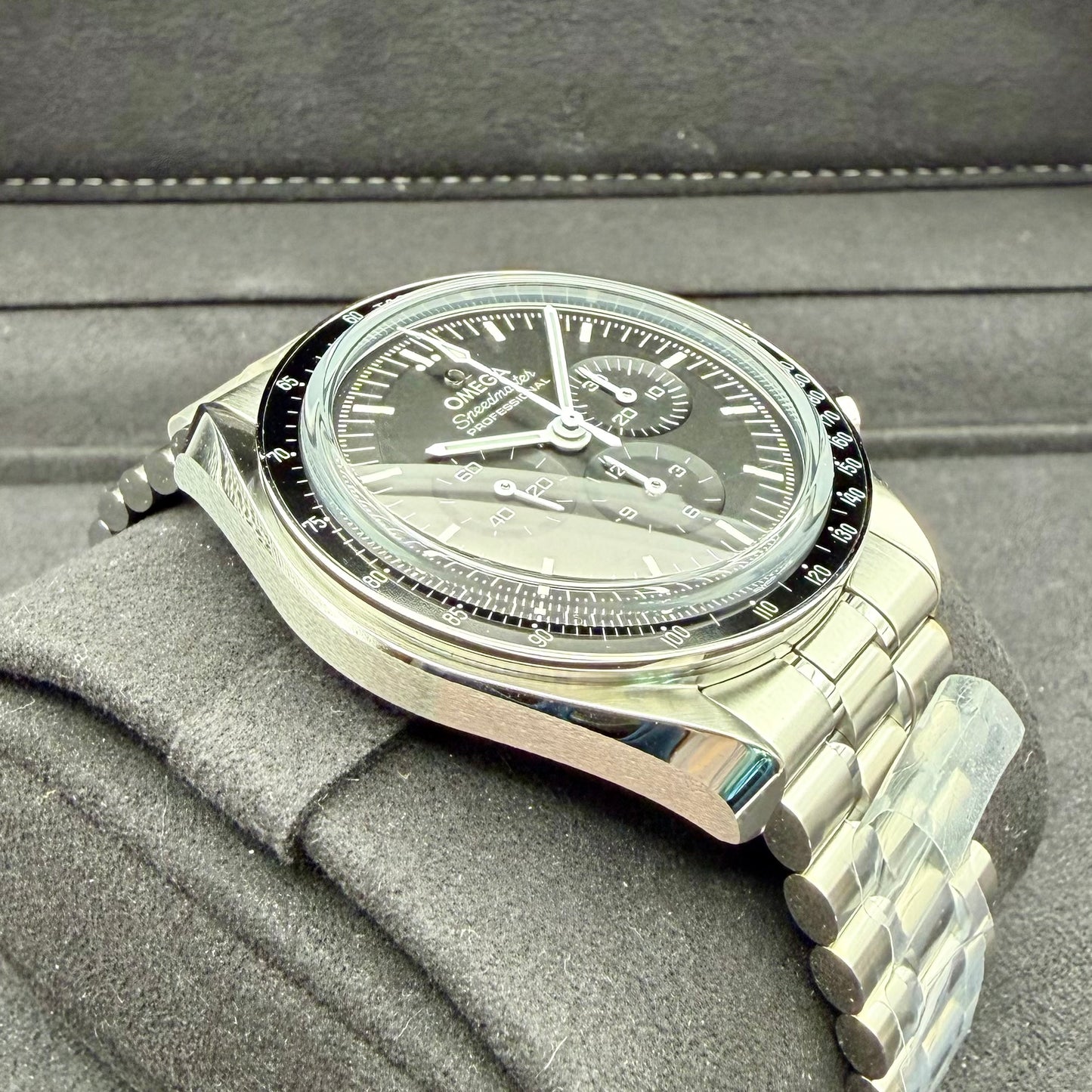 Omega Speedmaster Professional Moonwatch - 310.30.42.50.01.002