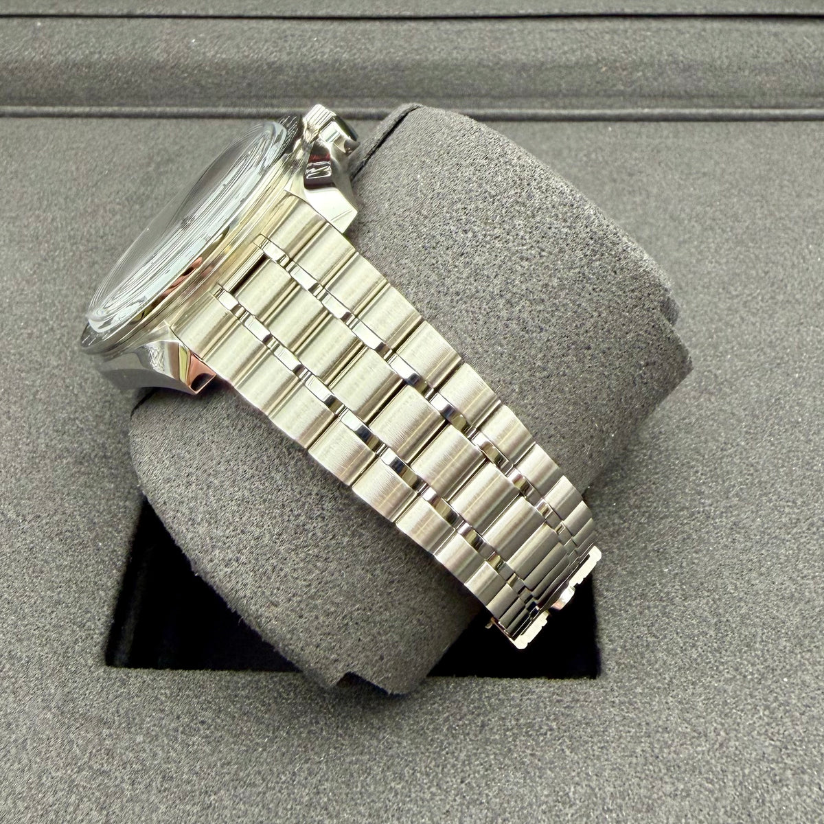 Omega Speedmaster Professional Moonwatch - 310.30.42.50.04.001