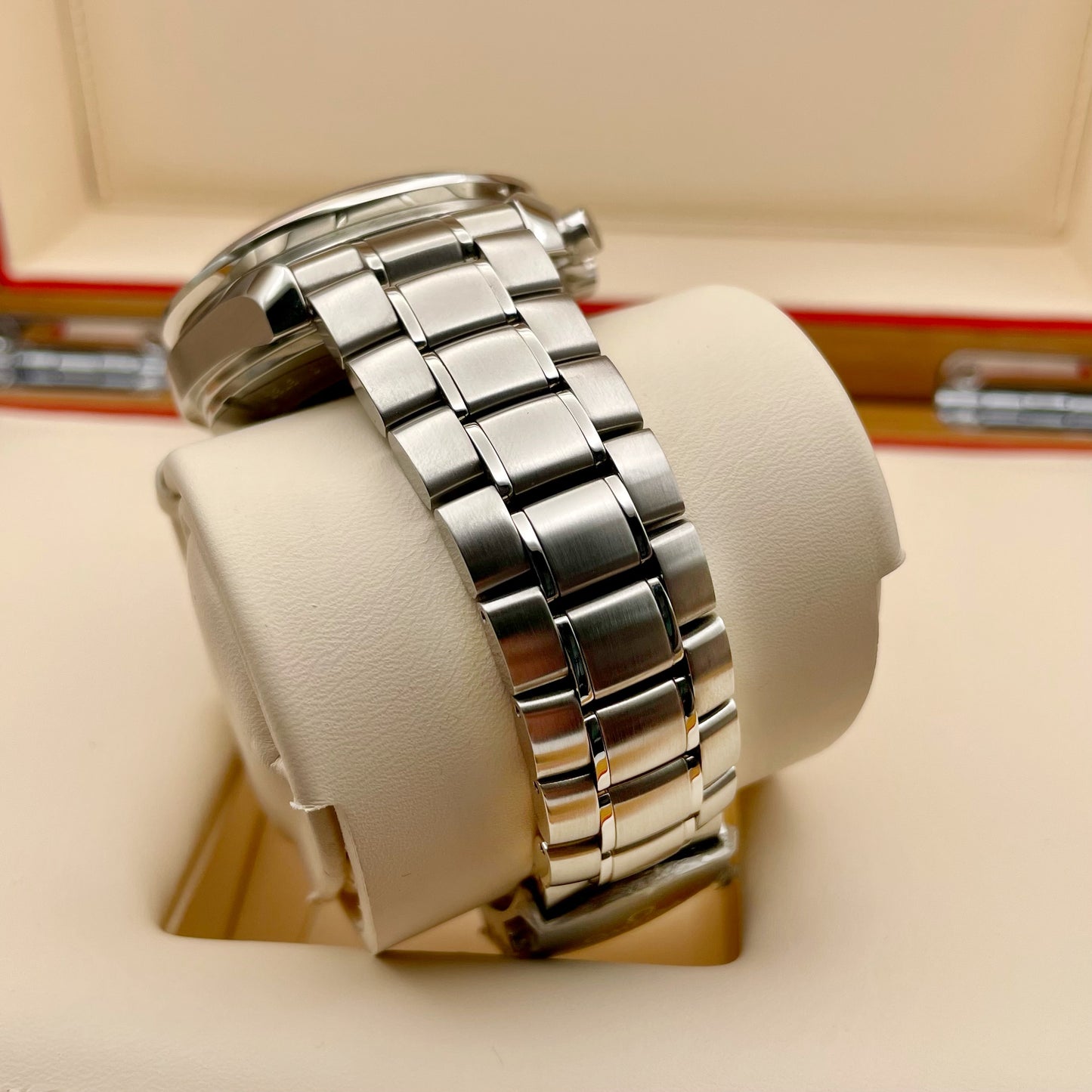 Omega Speedmaster Broad Arrow - 321.30.44.52.01.001